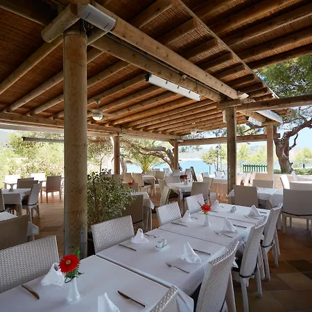 Invisa Hotel Club Cala Blanca-3